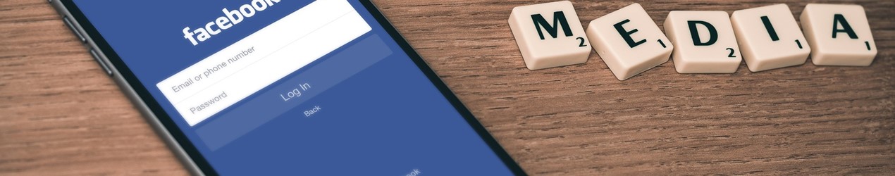 Facebook langer ud efter falske nyheder på nettet